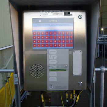 DD2050 weight terminal installed with touch screen