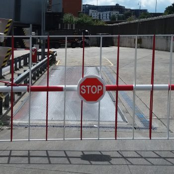 Automatic stop barrier - traffic management